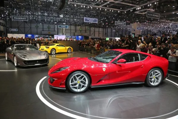 Ferrari 812 Superfast заставит забыть о F12tdf