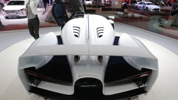 Дорожный SCG 003S представлен в Женеве