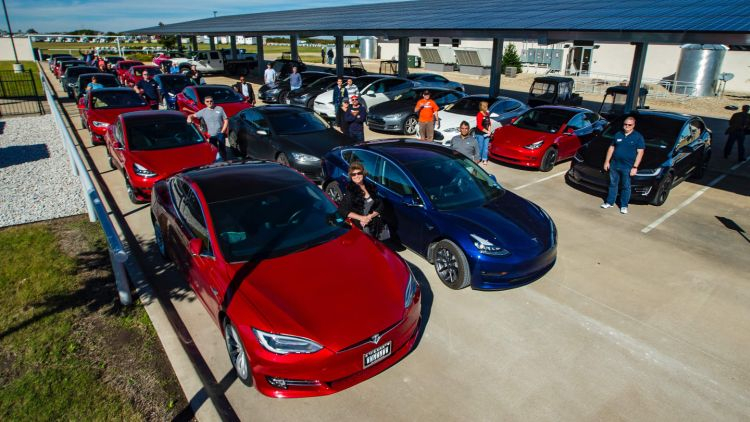 Tesla суттєво знизила ціни на свої автомобілі в США