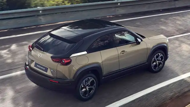 Mazda показала кросовер, якому на 100 км достатньо одного літра палива