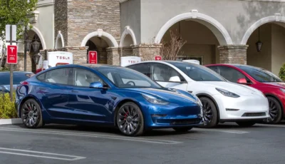 Tesla відкликає понад 20 тисяч Model 3 і Model Y у США через надто яскраве ближнє світло