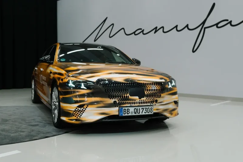 Mercedes-Benz S-Class тур Індією 140 років автомобілю