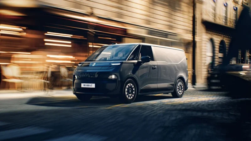 Renault Trafic Van E-Tech electric IAA Transportation 800 В 450 км