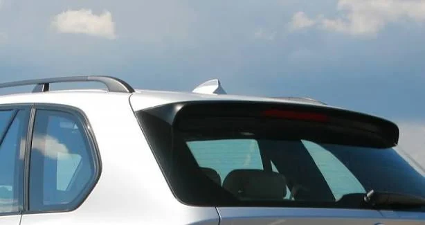 shark fin антена на даху автомобіля GPS LTE радіо телематика